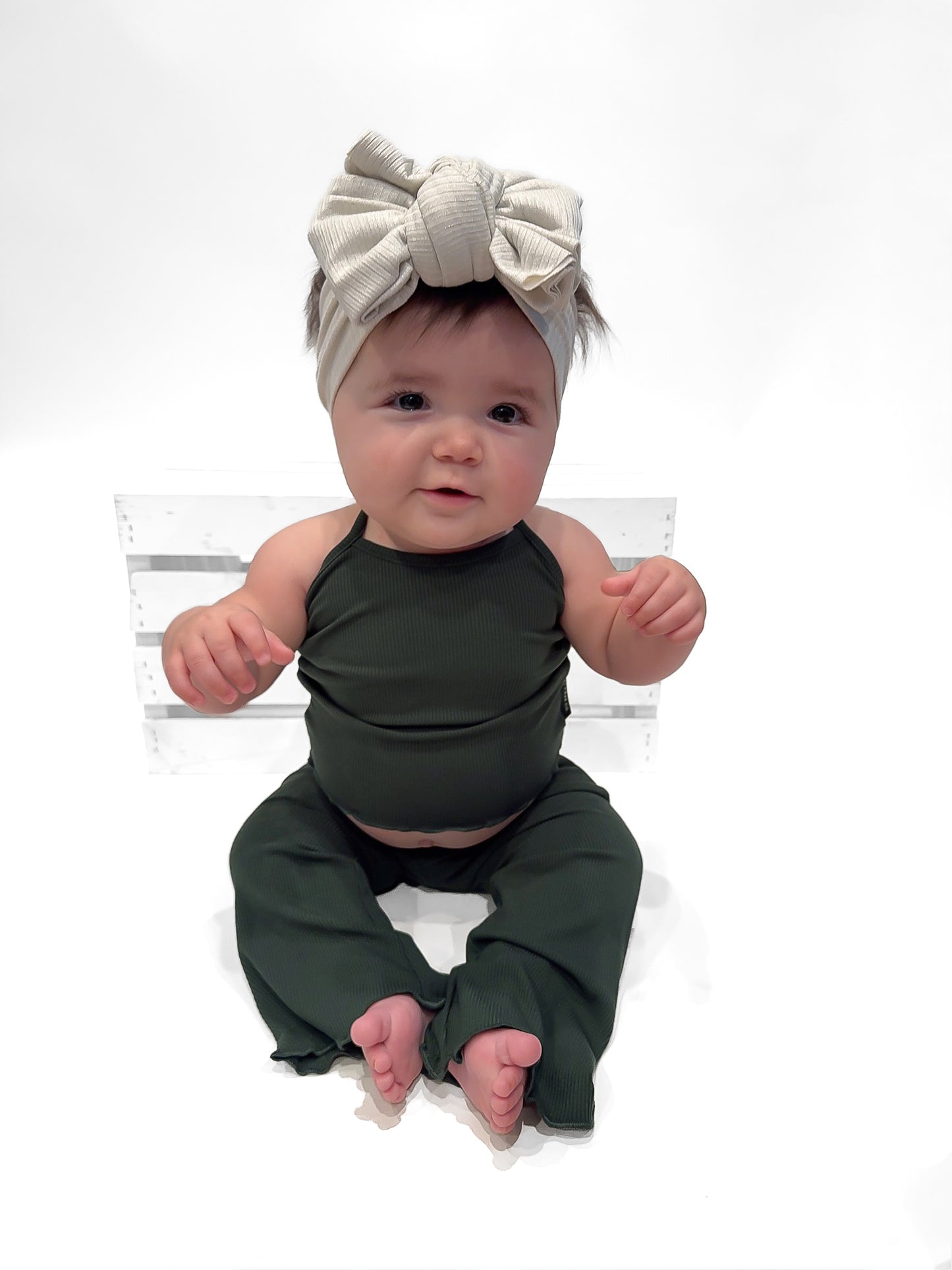 BAMBOO RIBBED LETTUCE TRIM HALTER TOP - FOREST