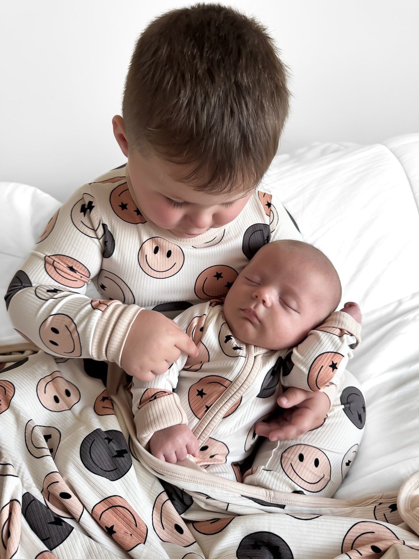 BAMBOO RIBBED CRUISER PAJAMAS - SMILEYS