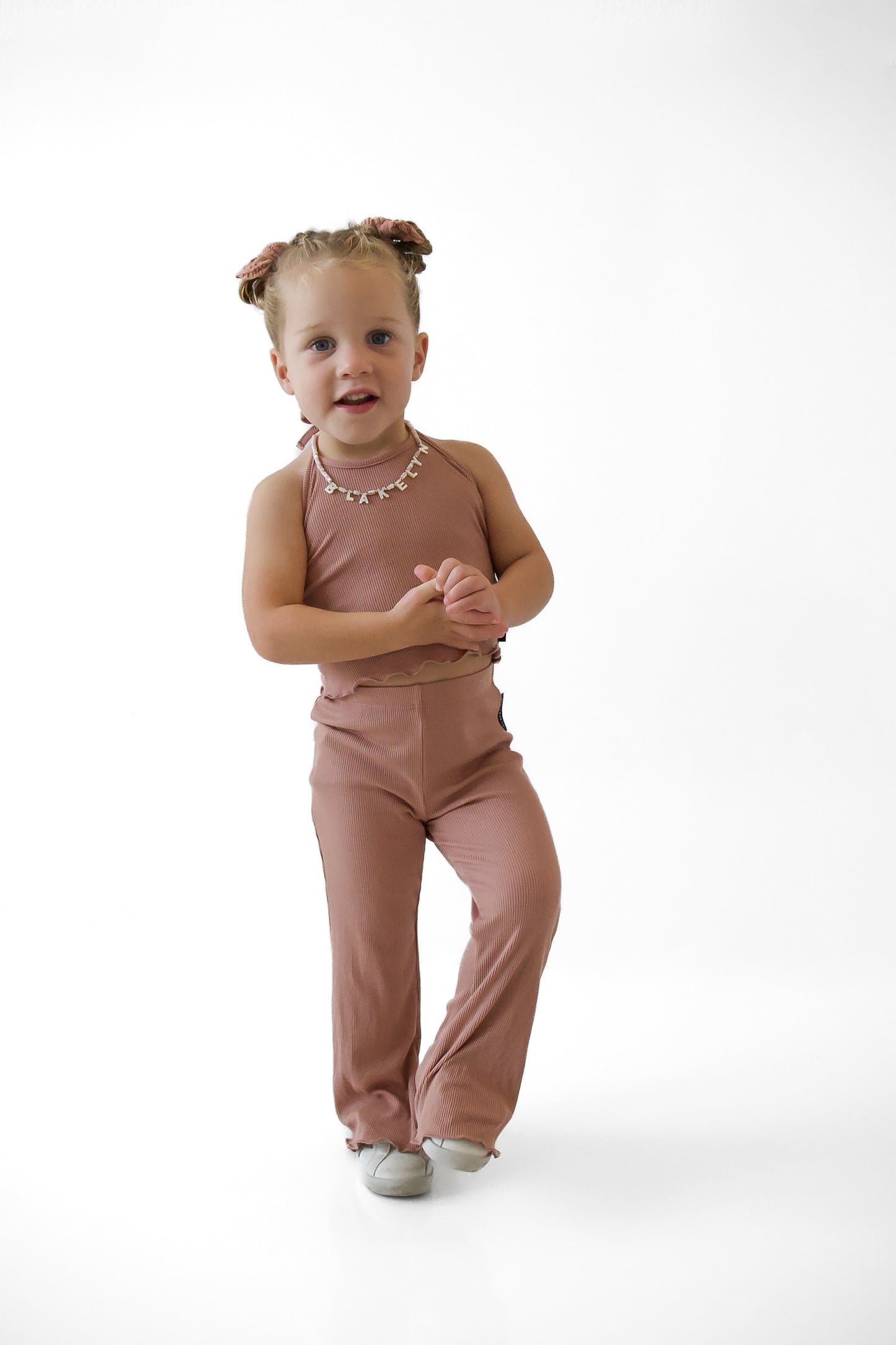 BAMBOO RIBBED LETTUCE TRIM HALTER TOP - ROSÉ