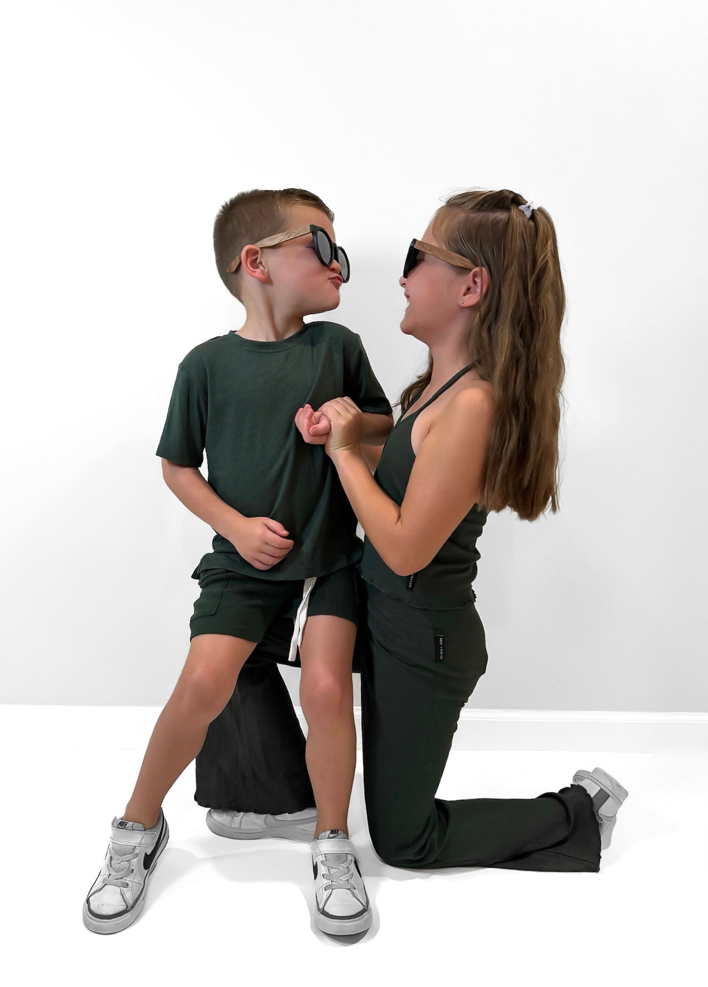 BAMBOO RIBBED LETTUCE TRIM HALTER TOP - FOREST