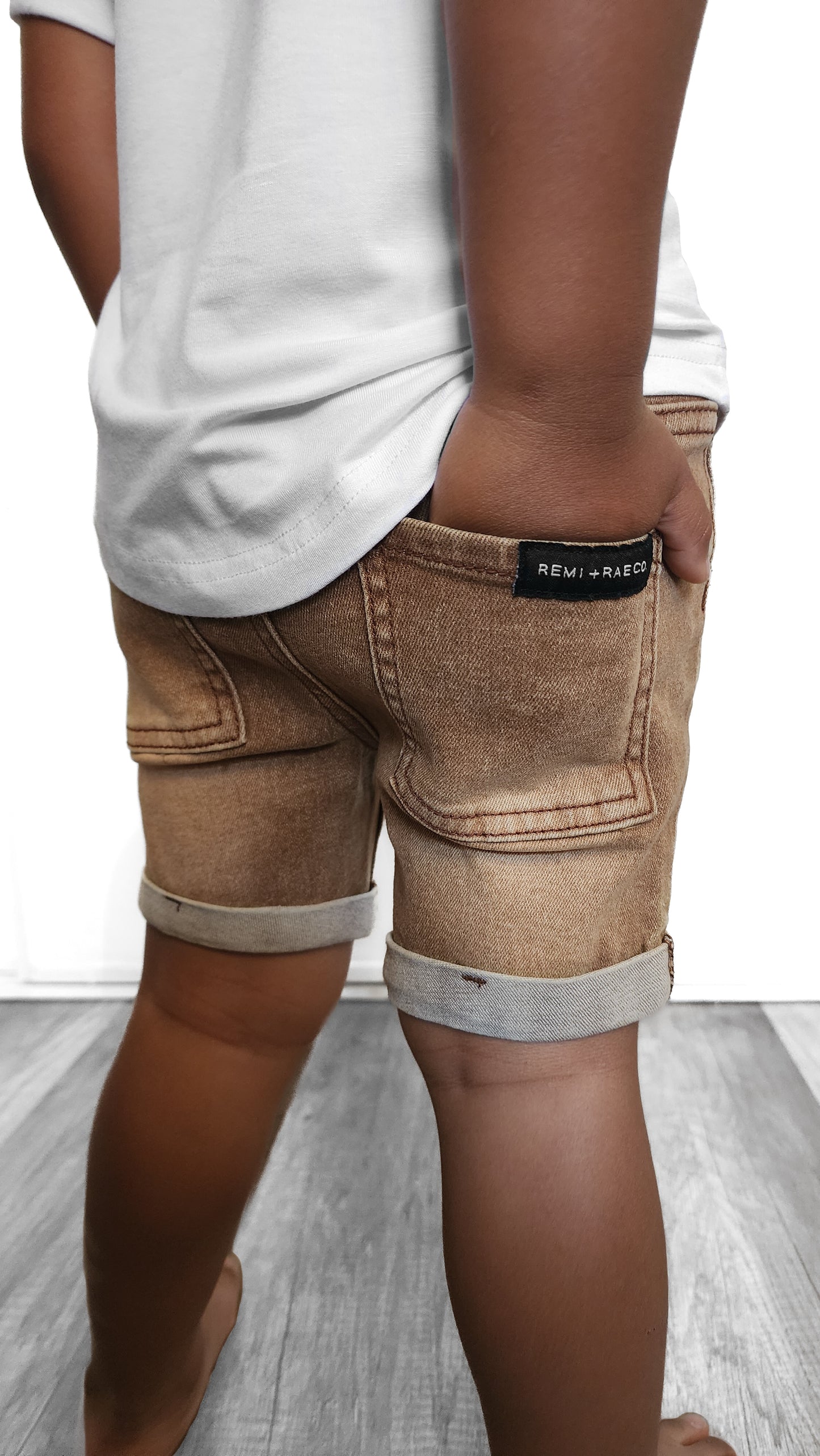 DENIM SHORTS - CAMEL