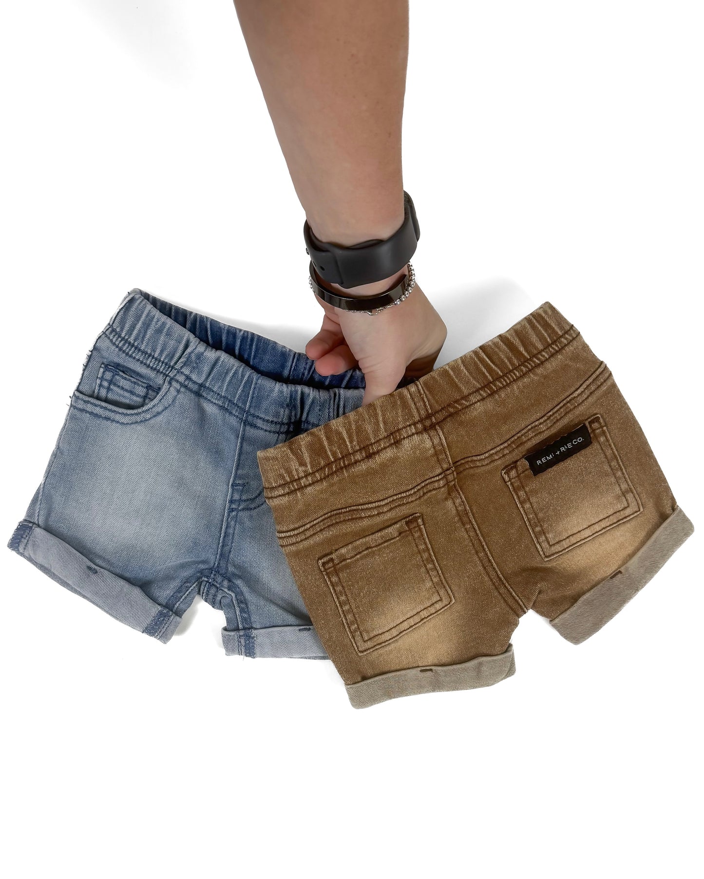 DENIM SHORTS - CLASSIC