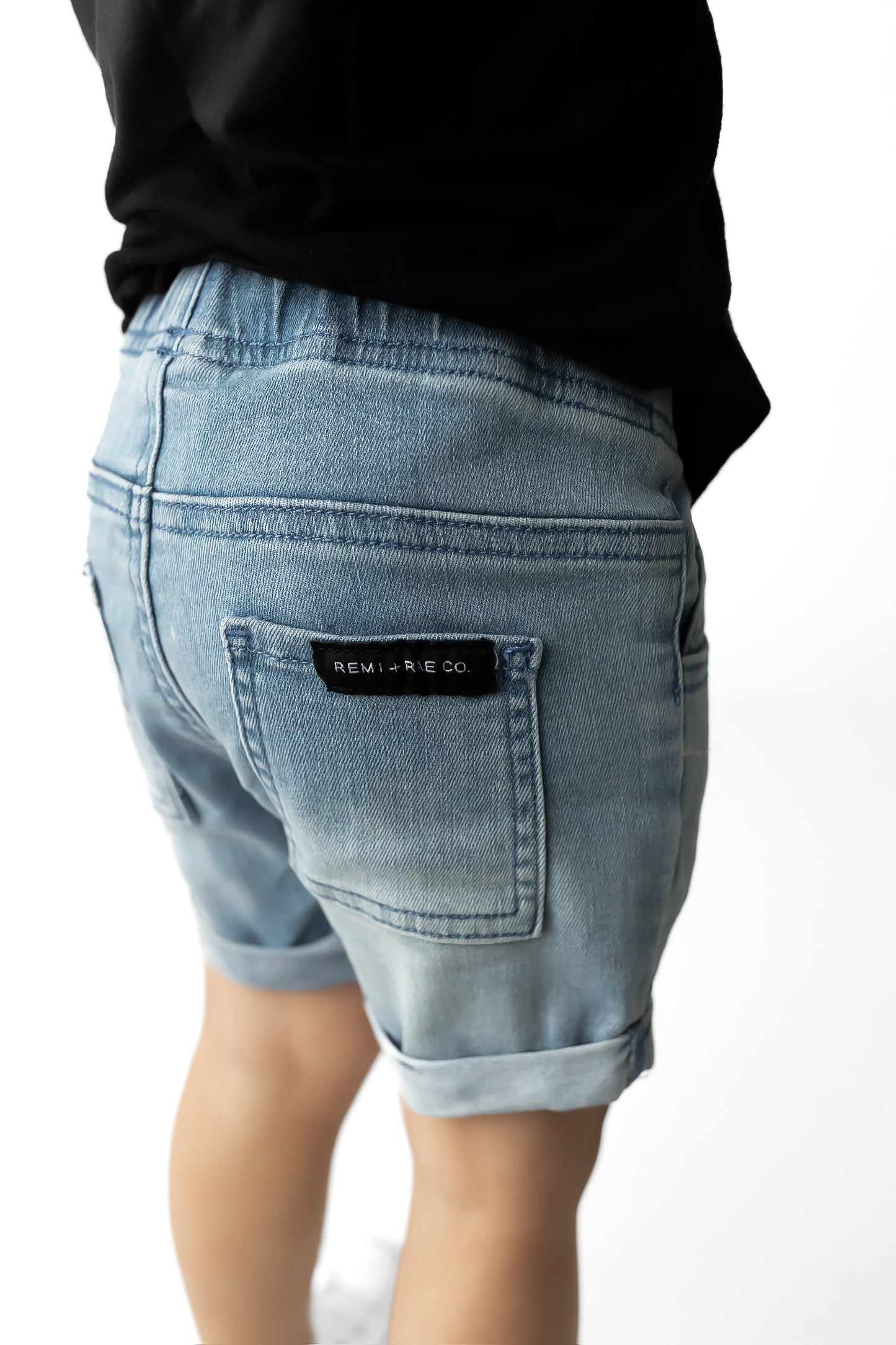 DENIM SHORTS - CLASSIC